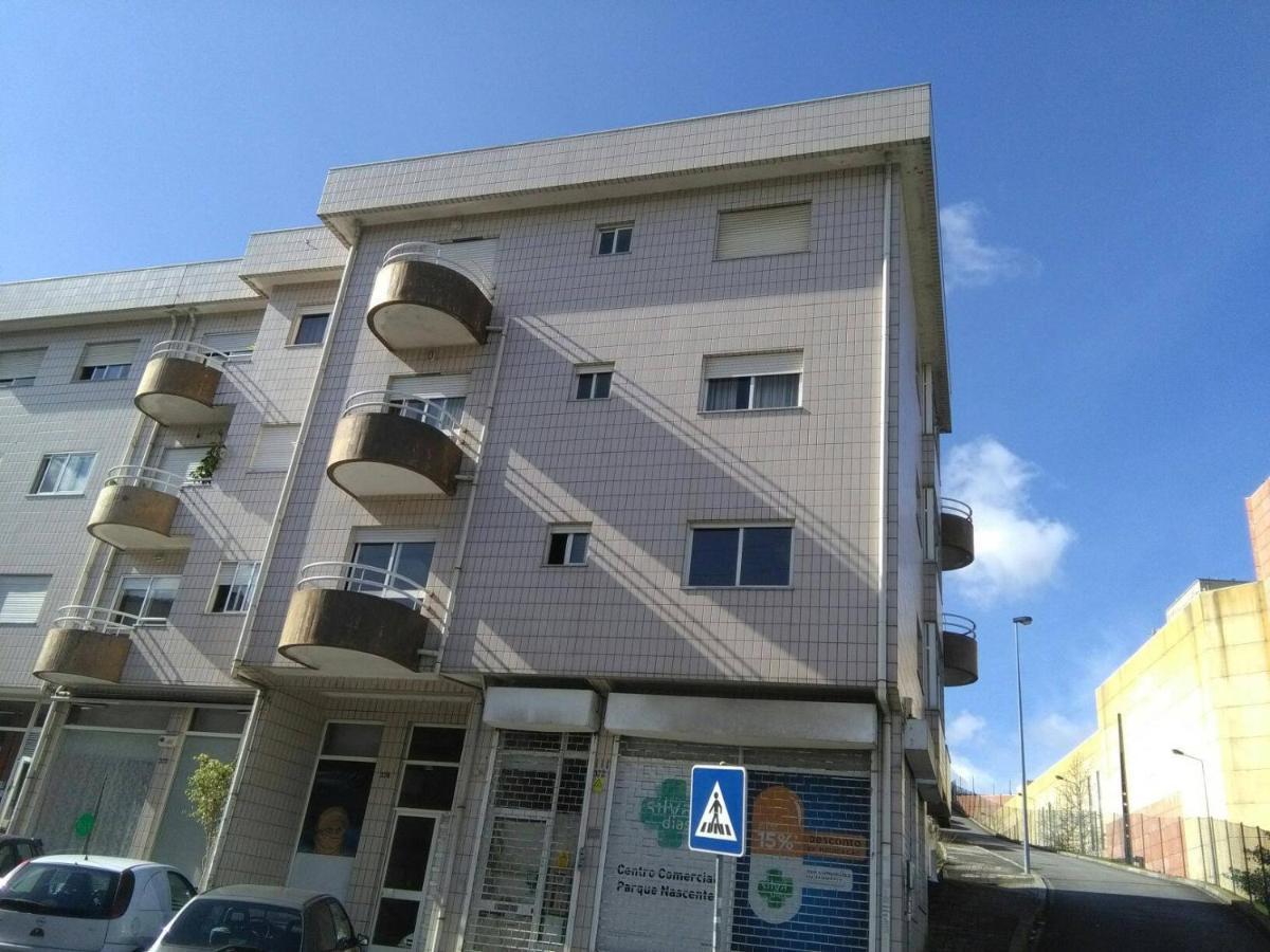 East House Apartment *